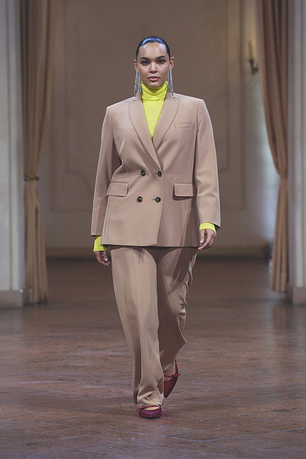 Marina Rinaldi PalAlbergati 0067 900 600 Marina Rinaldi