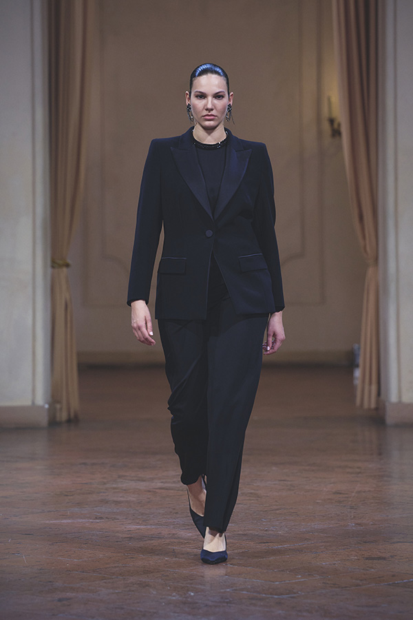 Marina Rinaldi PalAlbergati 0812 900 600 Marina Rinaldi